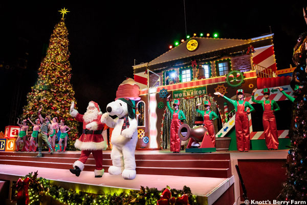 Snoopy's-Merriest-Tree-Lighting-Santa-and-Snoopy-Wide