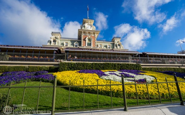 A safety railing got added to the Magic Kingdom train station.