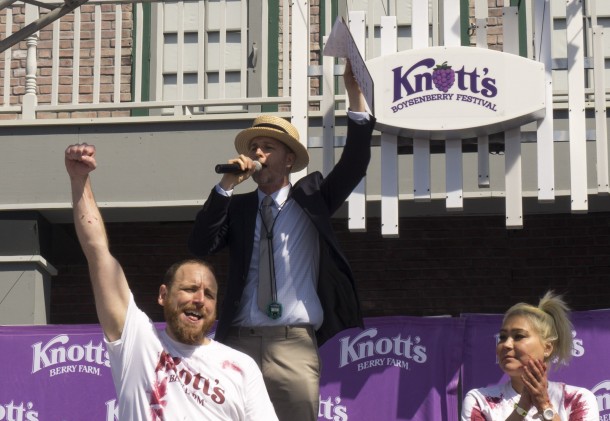 Joey Chestnut Winner Knott's Berry Farm Pie March 19 2016