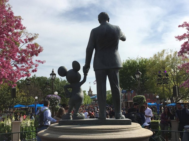 Walt-Mickey-Crowd