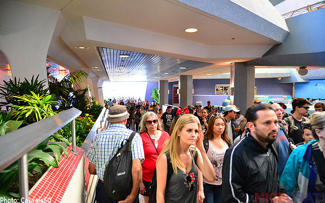 CROWDS_ARH_9774