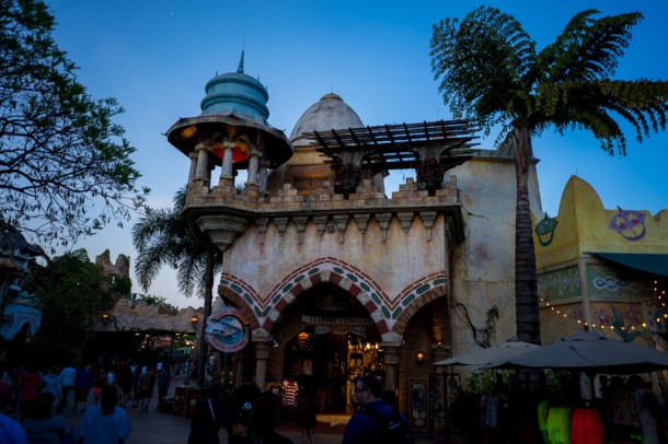 The 'Souvenirs' sign is currently missing at the main gift shop.