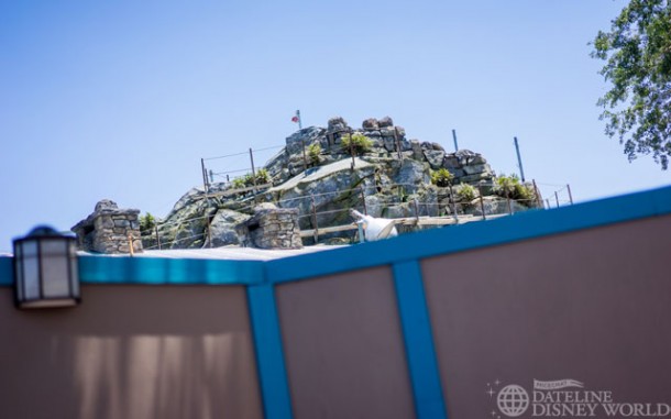 Quite a bit of progress on the new Frozen meet and greet area in between Mexico and Norway.