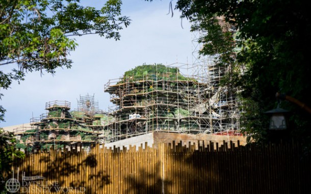 It is hard to see, but there are smaller, forced perspective floating mountains that have been recently installed on top of the main E-Ticket show building.