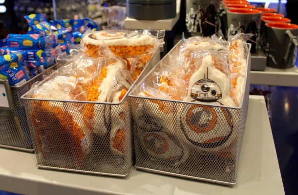 BB-8 Rice Krispie Treats