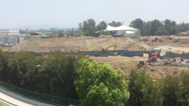 The main mound continues to grow.