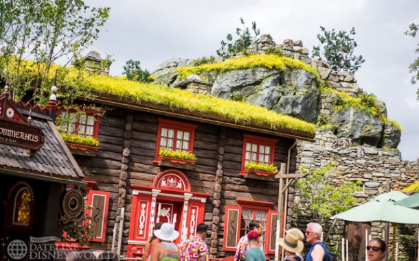 The new Frozen meet and greet area has opened, and the area is quite nice.