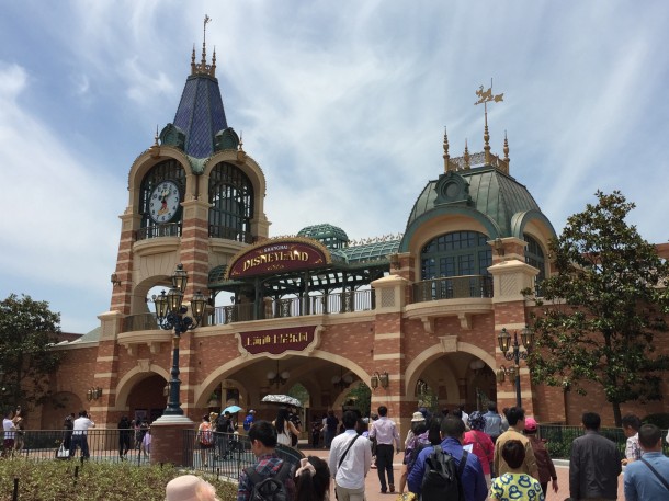 Shanghai Disneyland Main Entry