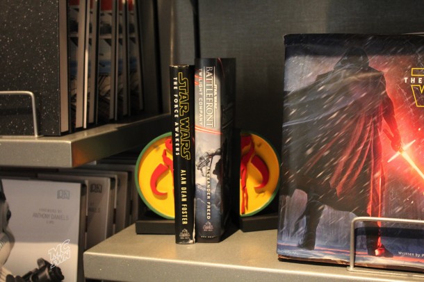 @Launch Bay – Madalorian Insignia Bookends