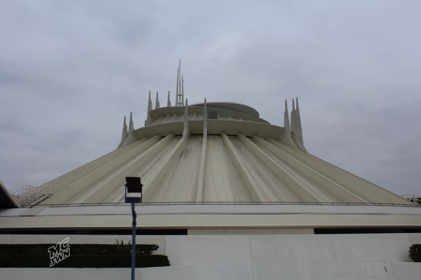 By far the most popular attraction in Disneyland right now, Hyperspace Mountain is in dire need of a bath.