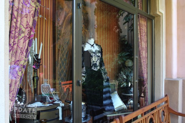 The display window outside the Tower Hotel Gifts Shop.