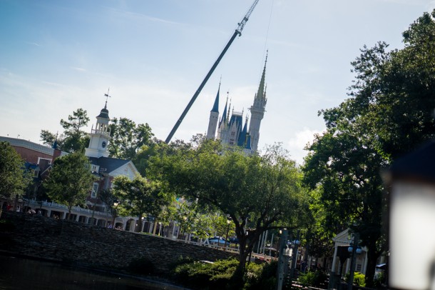 Another view of the castle crane.