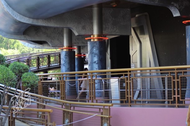 When Launch Bay opens at 10, there is usually a small crowd waiting for the character meet and greets. Once that happens, there isn&rsquo;t much of a flock to the building. 