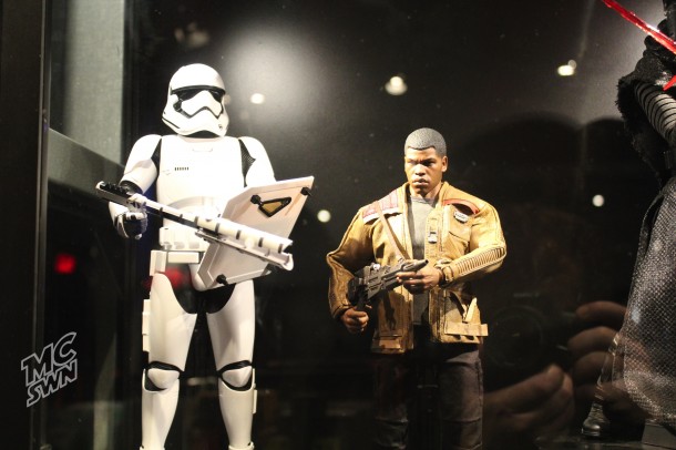 Riot Trooper and Finn set figures @ Launch Bay
