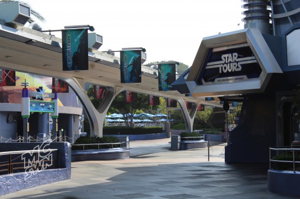 Tomorrowland just prior to rope drop.