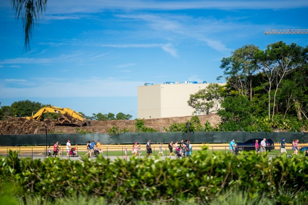 There is tie a bit of land clearing by Avatar that exposes the main show building.
