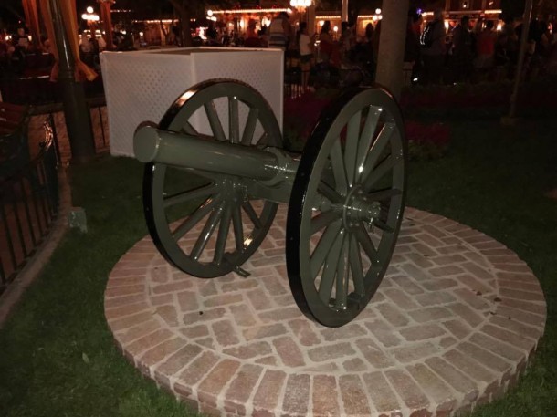 Town-Square-Cannons