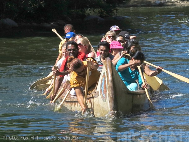 Happy canoe paddlers. (Photographers take note: Vicky shot this one and it's completely unmodified - straight from the SD card) 