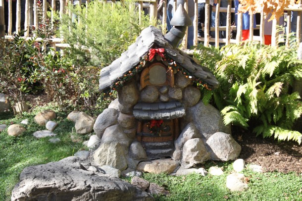 Pooh and his pals' houses on the river are all decorated for the holidays!
