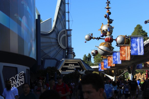 With Rogue One opening soon (yaaaayyyyyy!!!!), there will be no additions to the random scenes playing on Star Tours. But next year will bring an update with Episode 8. 
