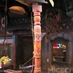 Bazaar Pole