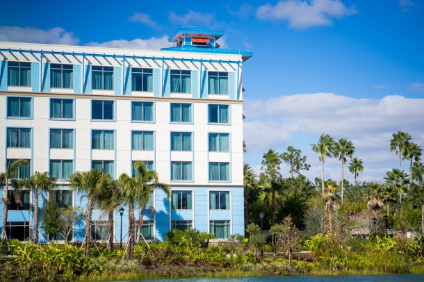 The approach to Sapphire Falls is beautiful from the boats.