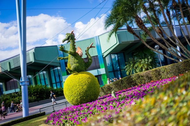 Guys there's a Figment topiary!