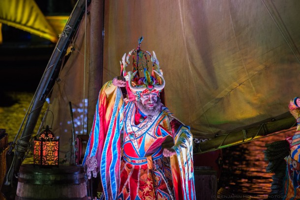 The show seems very colorful and looks to have lots of great moments.