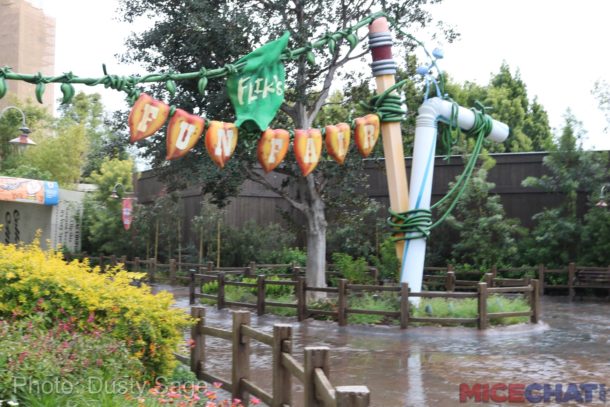 , Disneyland Update – Rainy Days Are The New Off Season