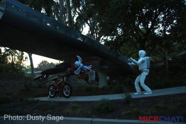 , Disneyland Update – Honk If You Love Autopia