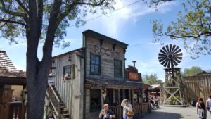 , Knott&#8217;s Showdown in Ghost Town is VR Fun