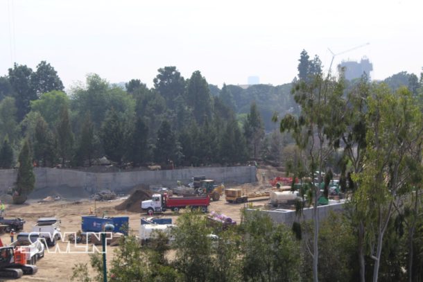 , Star Wars Land News: Walkers In The House!