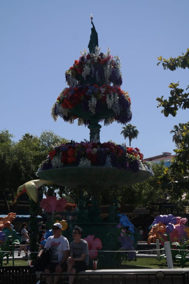 , Knott&rsquo;s Berry Farm Photo Update- Spring Turns To Summer