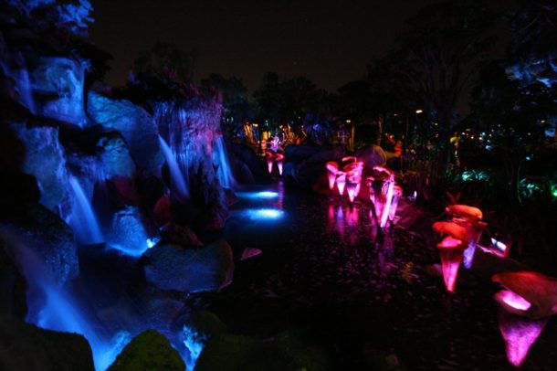 , Pandora at night sparkles and amazes, but mostly in photos