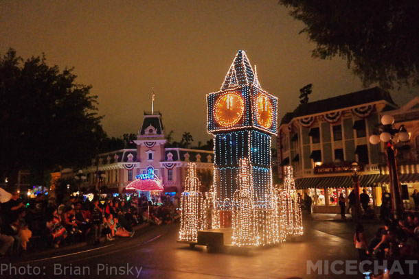 , Disneyland Photo Update: Summer Has Arrived at the Happiest Place on Earth
