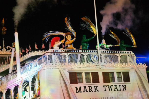 , Disneyland News & Photo Update – Taking it to the MaxPass