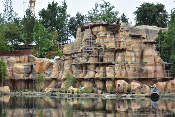 , Disneyland Photo Update – Red, White and Boom