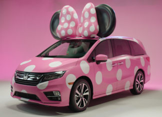 Honda’s Fashionable Custom Odyssey Minnie-Van Makes D23 Expo Debut