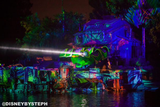 , New Fantasmic Debuts at Disneyland