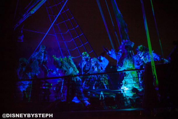 , New Fantasmic Debuts at Disneyland