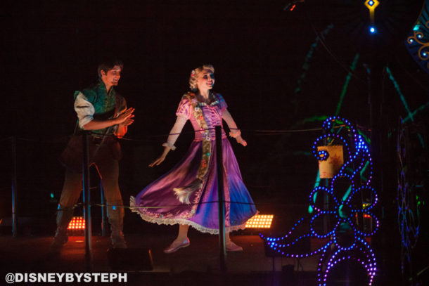 , New Fantasmic Debuts at Disneyland