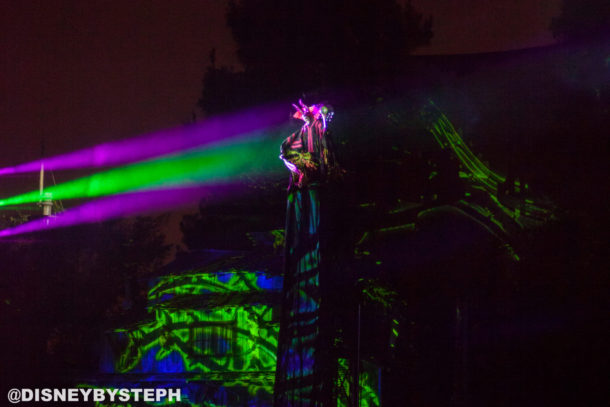 , New Fantasmic Debuts at Disneyland