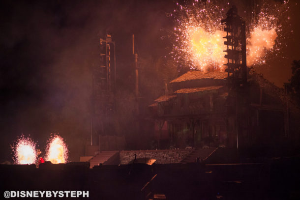 , New Fantasmic Debuts at Disneyland