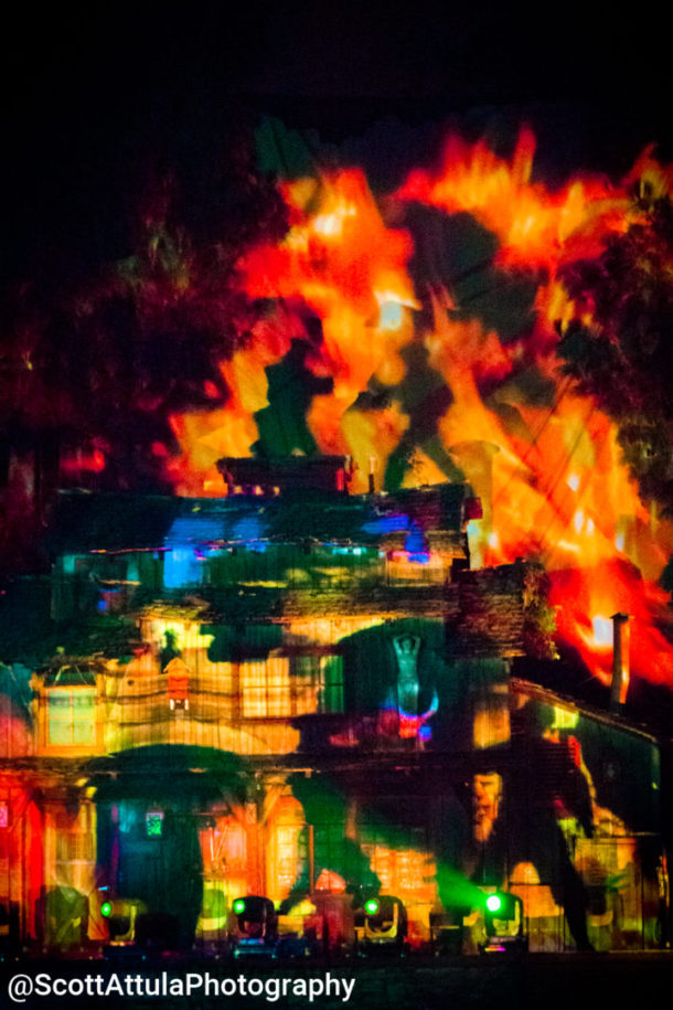 , New Fantasmic Debuts at Disneyland