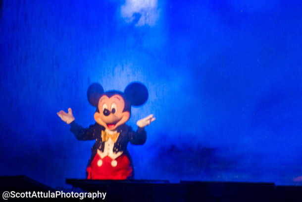 , New Fantasmic Debuts at Disneyland