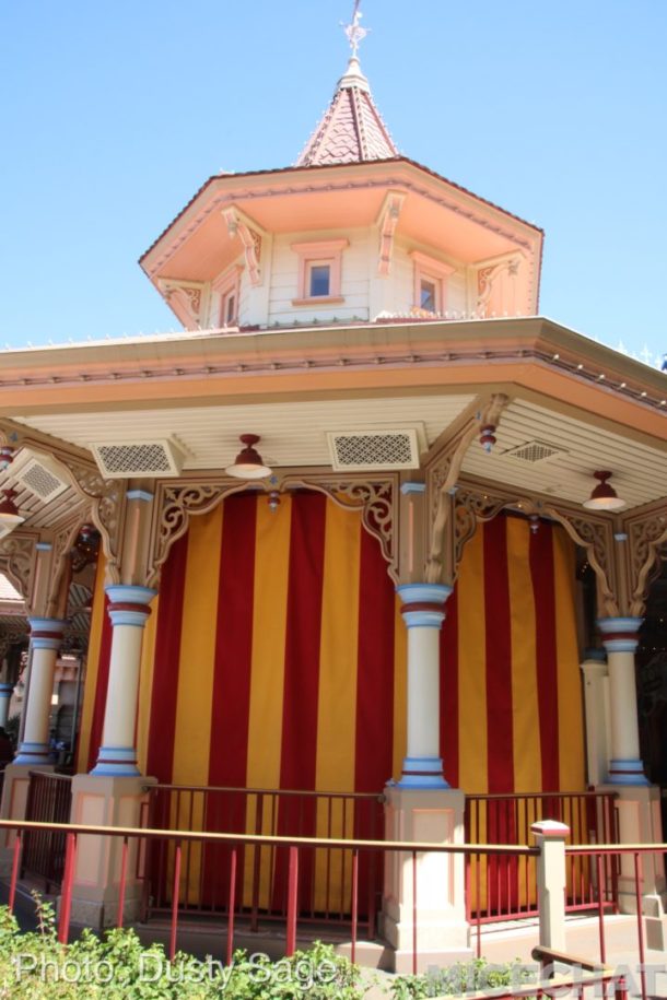 , DCA Photo & News Update – Heroes, Zeroes and Halloween