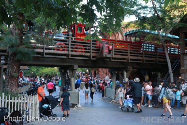 , Disneyland Photo Update – Red, White and Boom