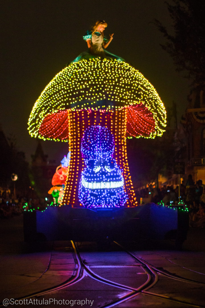 , Disneyland Photo Update – Electrical Lights Wink Out As Seasons Change