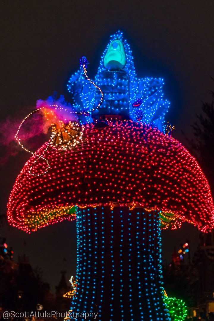 , Disneyland Photo Update – Electrical Lights Wink Out As Seasons Change