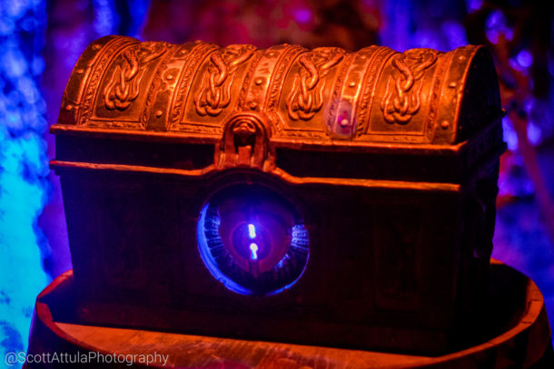 , Disneyland Photo Update – Electrical Lights Wink Out As Seasons Change